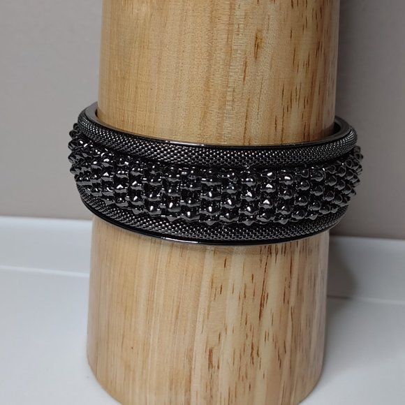 8.5 Inch Black Metal Bangle - Picture 5 of 9